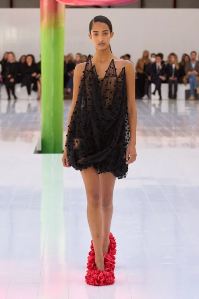 Look 48